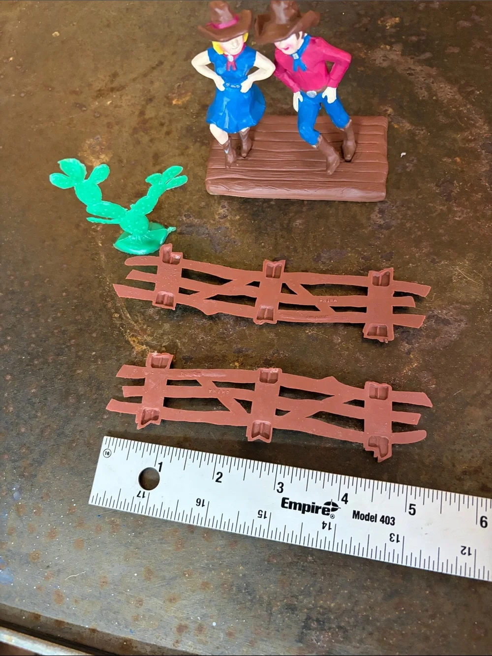 VTG 1995 Wilton Western Kine Dancing Cake Topper & Wild West Stencil Book Bundle